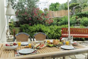 Outdoor Dining in Style: Choosing the Right Garden Dining Table